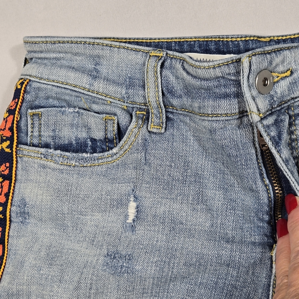 Pilcro Boyfriend Jean Short  Distressed Denim Ribbon Trim Anthropologie sz 26 - Picture 3 of 16